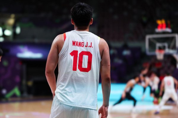 牛盈宝 从“被吼”到“强到尿检”，最特别的王俊杰是男篮的答案吗